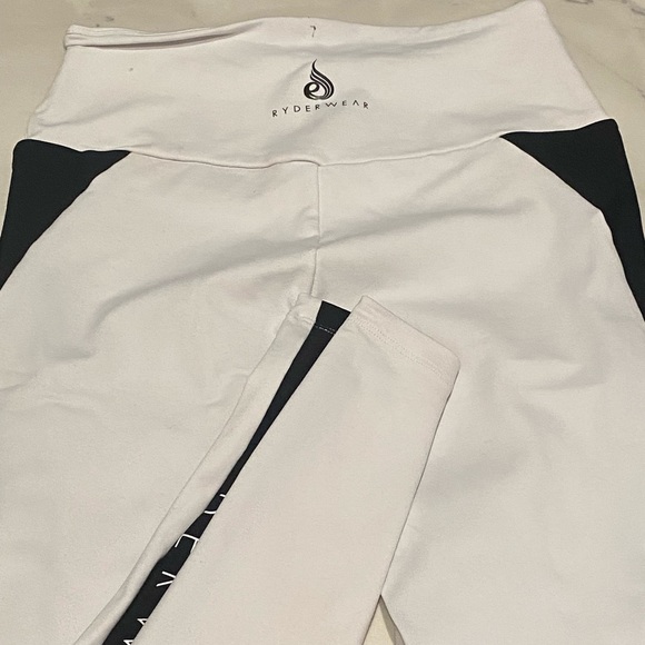 Use (normal wear) - Picture 3 of 6